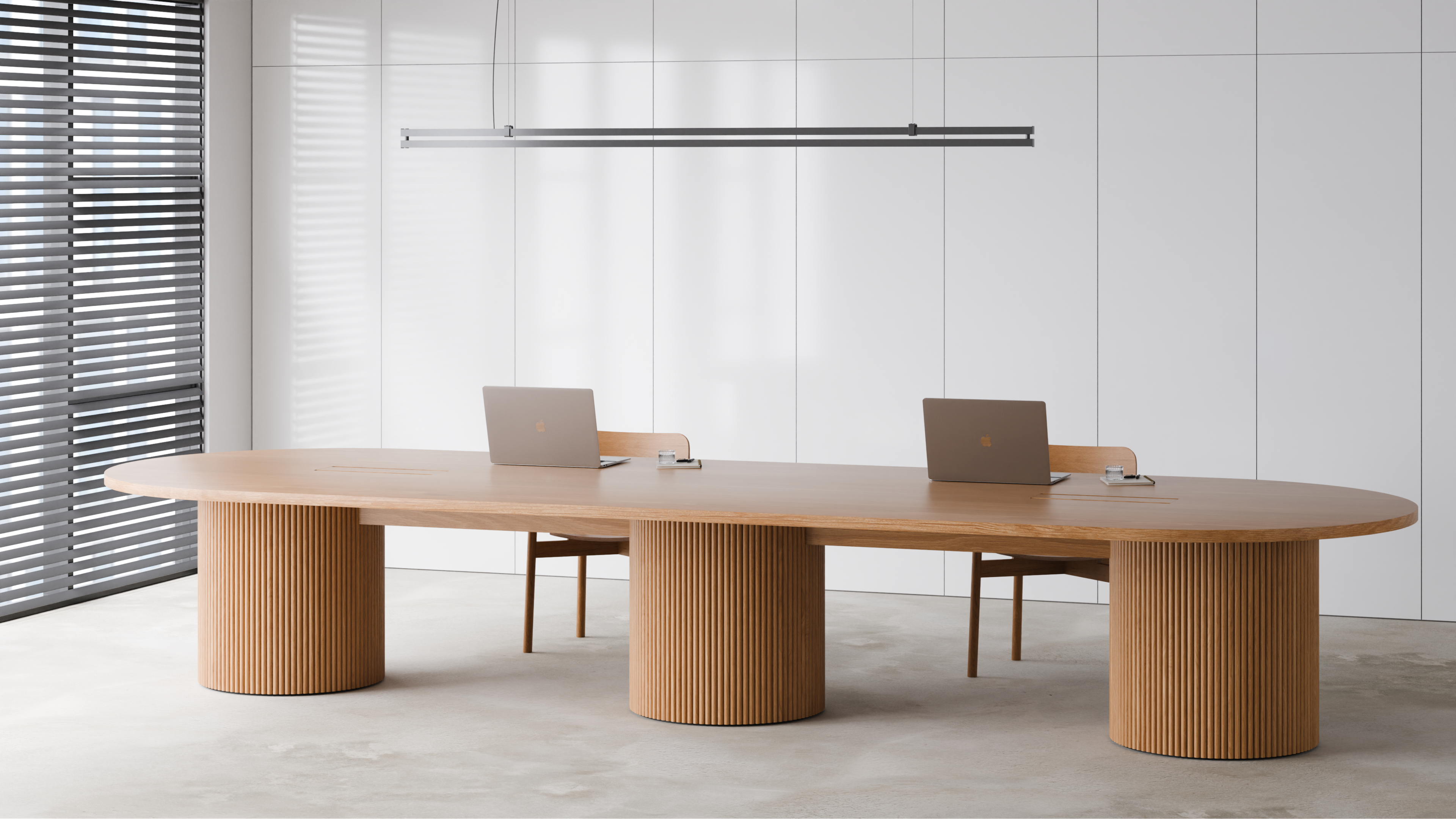 Gathering Workstation Table Round Base