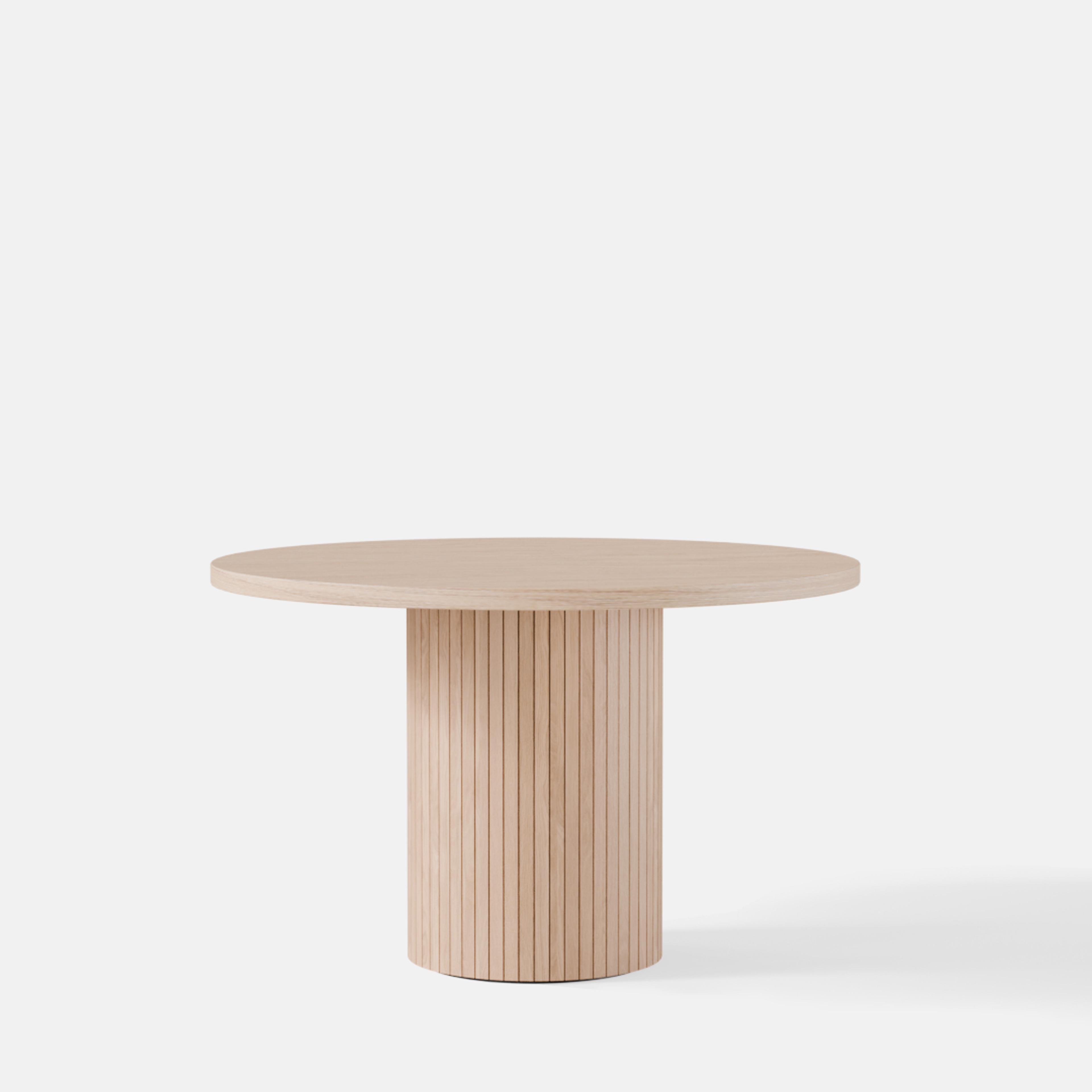 Round Gathering Table - Variation 24