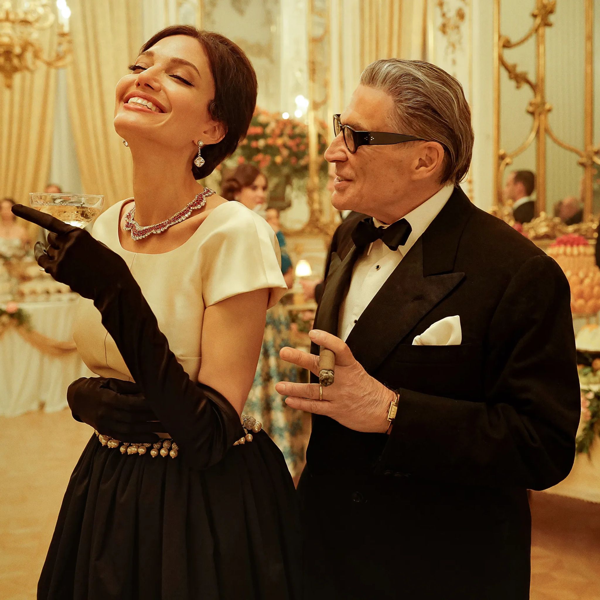 Kinótico Extra. 'María Callas' y la fusión de su voz y de su mirada con las de Angelina Jolie Kinótico Extra. 'María Callas' y la fusión de su voz y de su mirada con las de Angelina Jolie