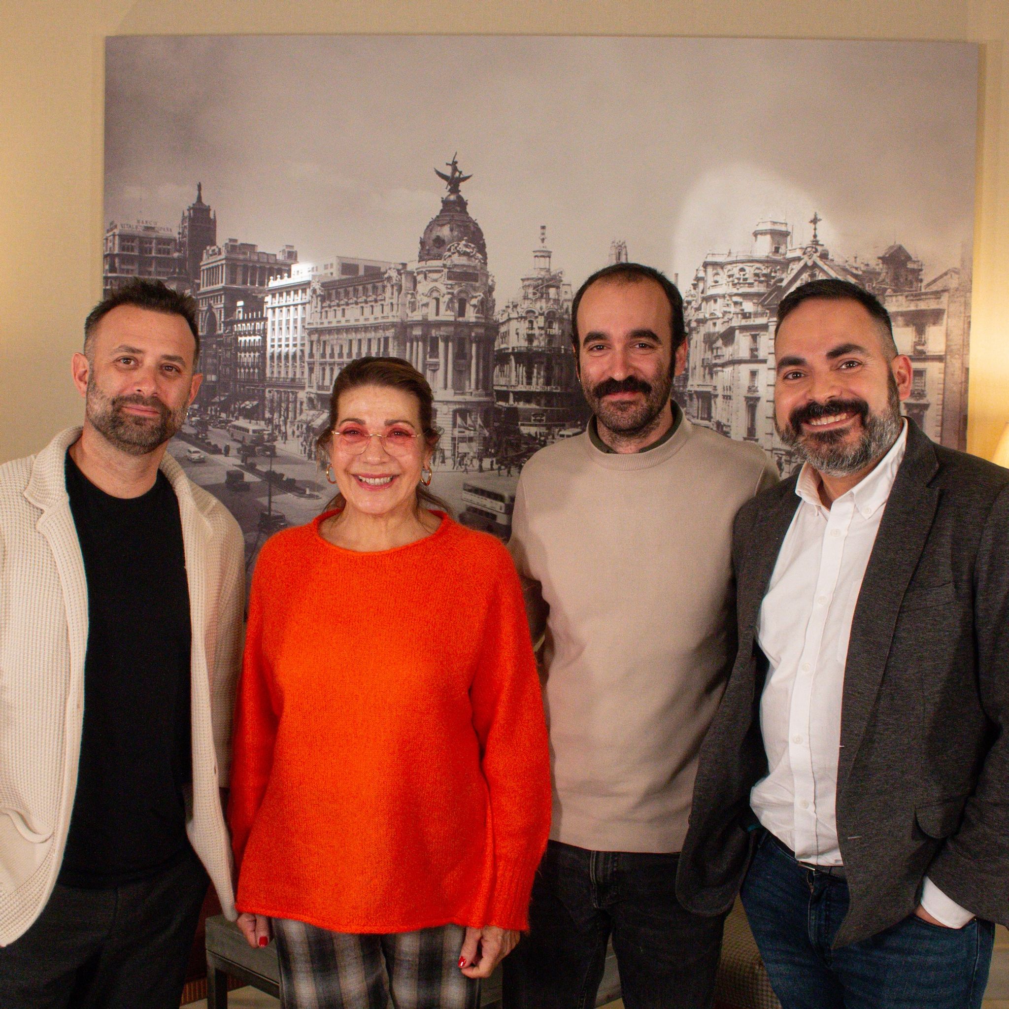 Razones para... 'Casa en llamas'. Entrevista con Toni Carrizosa, Emma Vilarasau y Eduard Sola Razones para... 'Casa en llamas'. Entrevista con Toni Carrizosa, Emma Vilarasau y Eduard Sola