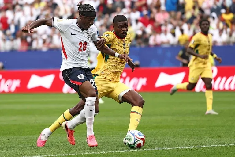Inglaterra y Ghana no se sacaron ventaja