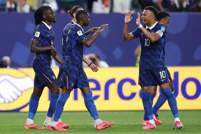Goleada de Francia ante Noruega por el juego, ya que ambos ya estaban clasificados