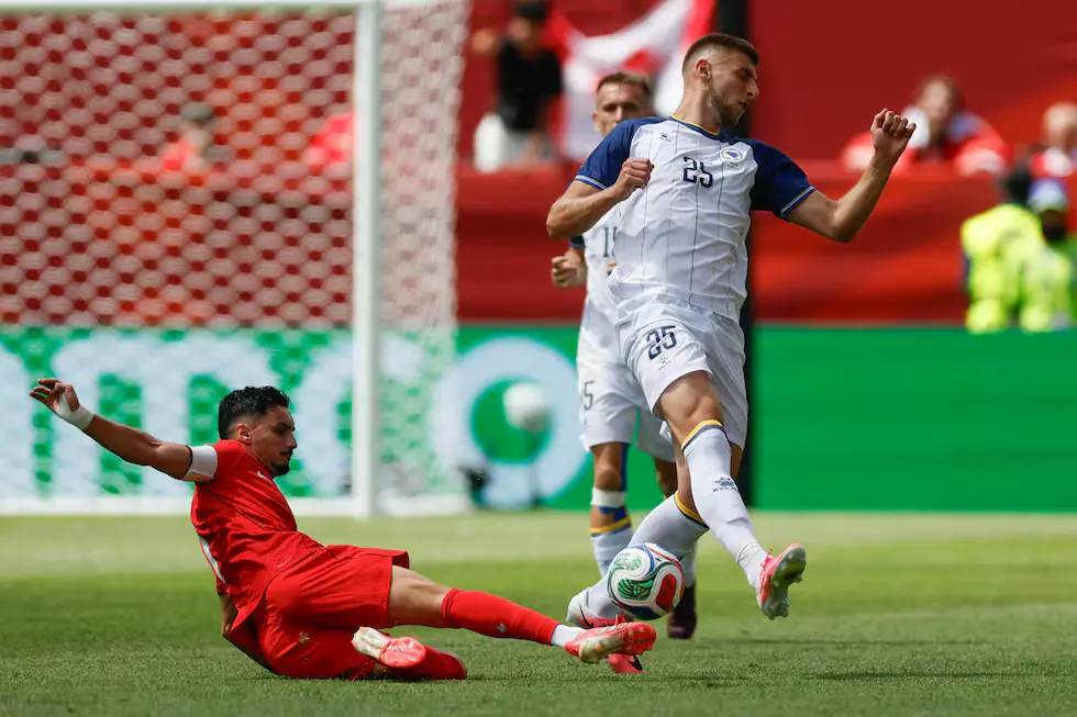 Canadá rescató un empate ante Bosnia 