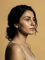 Side profile portrait of woman