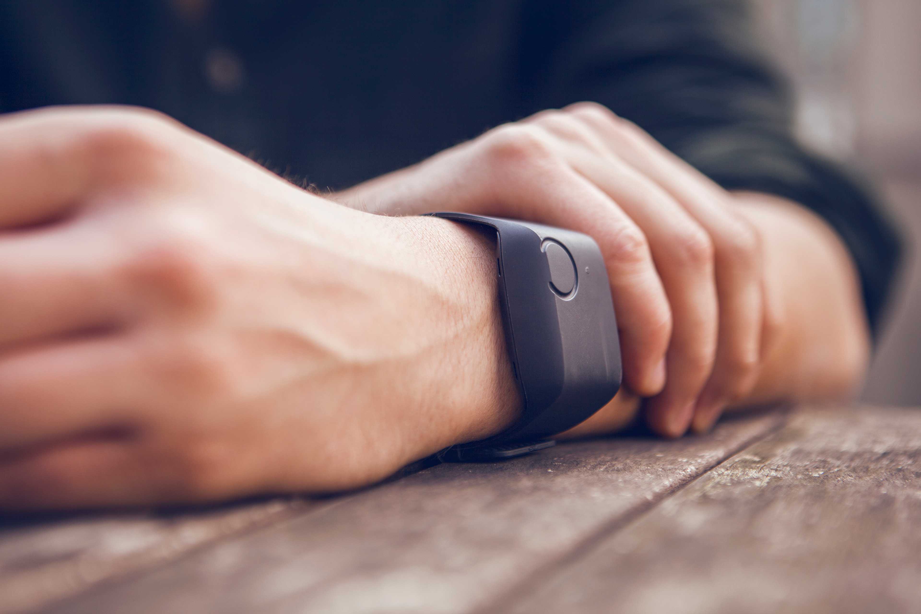 can-a-wearable-help-decide-who-needs-intensive-care-and-when-cover-image