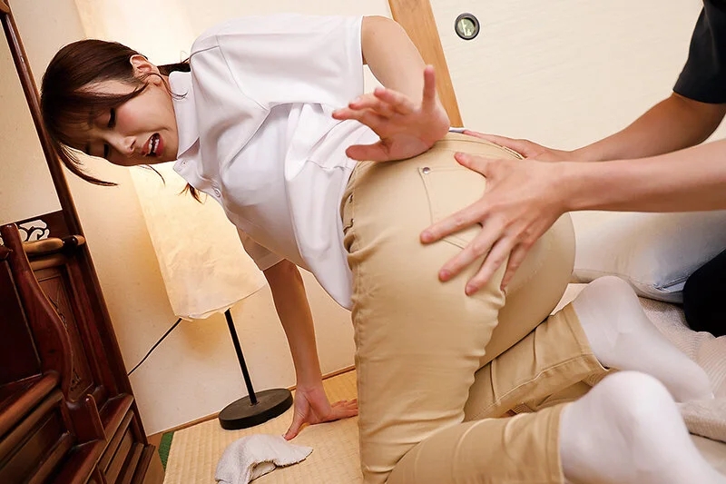 デカ尻で無意識に誘惑してしまう訪問看護師 大槻ひびき