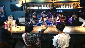 コンカフェ店長とグルで仕込んだ一夜！海外サプリのカクテルでエロ堕ちした地雷系女子店員たちとハメ狂うキメセクパーティ ギャラリー 1