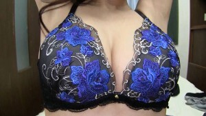 ～僕と彼女の女装レズ日記～ 酔っ払って家に入って来た奥さんのスカートの香りに酔いしれゾクゾクする裏地の感触についつい勃起してしまい気が付いたらスカート穿かされ何度もイカされていた僕 水端あさみ ギャラリー 2