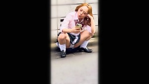 生意気ドSな炉利ギャルがM男を罵倒と責めテクで精子搾り取り調教 チ●コを生挿入させられ罵倒責め限界発射 菊池はる ギャラリー 1