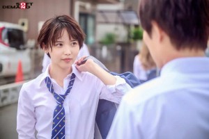 ボーイッシュでイケメンな女友達に「おっぱいが大きくなってるか揉んでみて？」と言われて、そこから会うたびにおっぱいチェックすることになった…柴崎はる ギャラリー 4