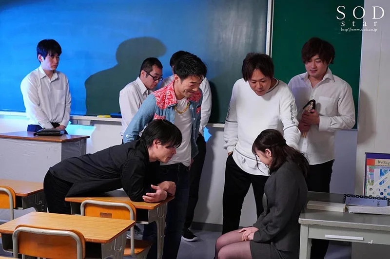 大嫌いで大好きな先生を、DQNの先輩達に犯してもらいました…。 小倉由菜