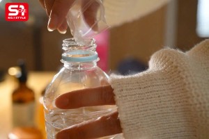 金松季歩、媚薬で飛ぶ 毎日こっそり媚薬漬けにした10日後のガンギマリビッチ ギャラリー 1