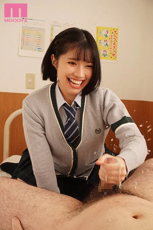 いつも遠くから先輩を覗き見る童貞の僕を至近距離に呼んで誘惑ベロキスSEXを痴女レクチャー 石原希望