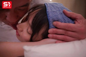 終電逃してセクハラ店長とまさかの相部屋…朝まで続くキモい性交に不覚にも感じてしまった汚れを知らないバイトちゃん 榊原萌 ギャラリー 5