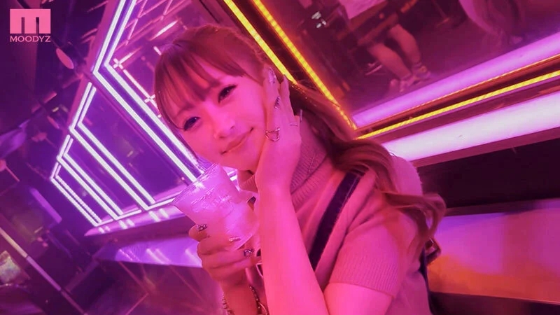 令和の新ギャルスター爆誕！！クラブとチ〇コがLOVE過ぎる博多No1小悪魔ギャル クラブで逆ナン→ノリでAVデビュー 綾波れん