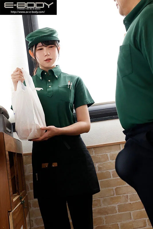 SEXのことで頭が一杯な牛丼チェーン店の巨乳JDバイトは店長のデカチンが気になって今日も仕事に手が付かない 福原みな