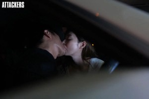 息子の同級生の父親と密会不倫。 外側から下腹部を手のひらで押し込み、内側から極太チ●ポで子宮をサンドイッチ絶頂。 夏目彩春 ギャラリー 5