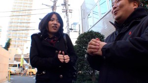 留学費用のために番組に協力しませんか？下着拝見！電マ責めで我慢の限界！黒髪娘がはしたなく喘ぐ3P乱交！ ギャラリー 1