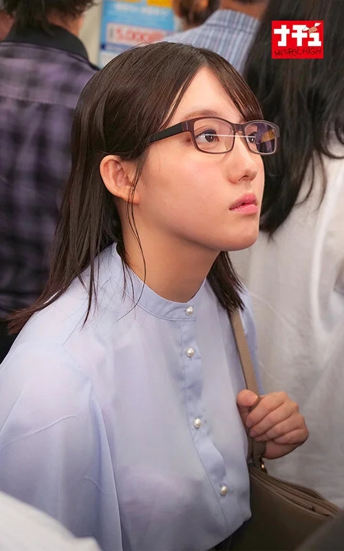 乳首開発電車8 軟乳Hカップ娘