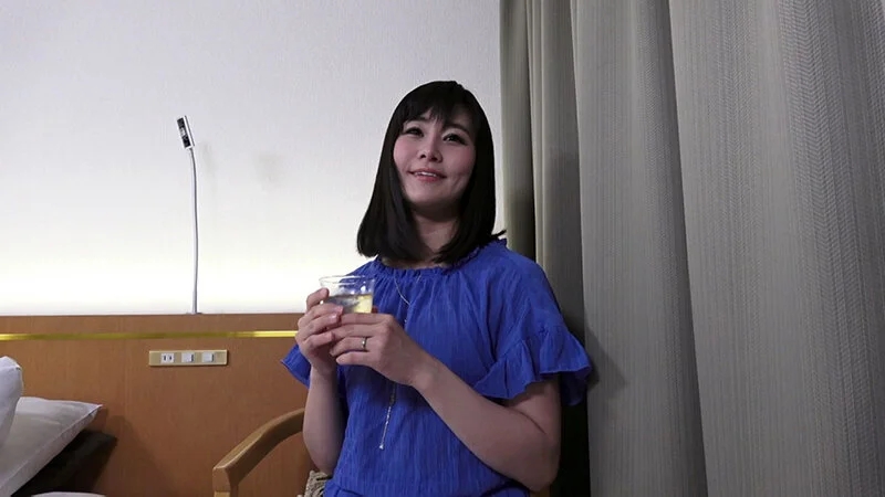 男も堪らず口内発射！しゃぶりながらアソコを濡らすドエロ妻！