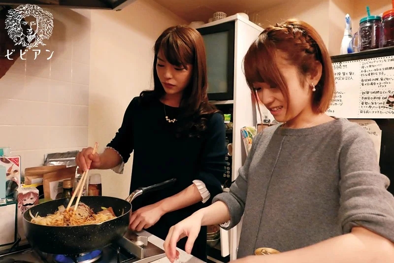 月島ななこと椎名そらのガチレズカップルが自宅にファンを集めて「レズ解禁」オフ会ドキュメント！！