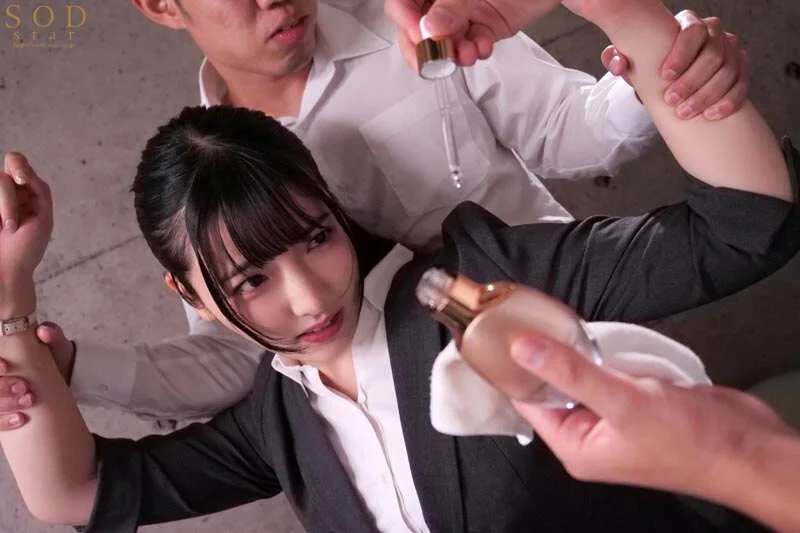 校内で‘感度倍増リキッド’漬けにした担任を飼ってますww ガニ股＆固定バイブで拘束放置しマ〇コが麻痺するほど限界イカセ 彩月七緒