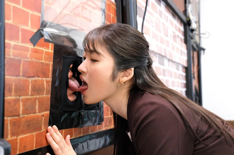 素人バラエティ 働き詰めのキャリアウーマン限定！体の相性だけでカップル成立なるか！？壁穴匿名性交マッチング体験！ 名前も顔も知らない男に好き勝手にされて欲情しちゃうなんて（ハート）