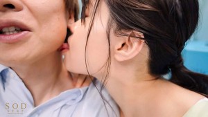 「チ〇コも脳もバカになっちゃってるキミが好き♪」 息がかかるほどの密着甘サド責めでガマン汁ダラダラなM男くん’sとラブホSEX 浜辺栞帆 ギャラリー 2