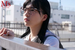 どうせなら…最後に1発ヤラせてくれ！！！ 容姿端麗で成績優秀な無気力美少女に童貞キモオタ絶倫男子が性欲全開たなぼた種付けピストン 根尾あかり ギャラリー 1