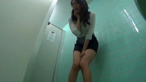 便器目前！大量失禁！！我慢出来ずに漏らしてしまう女子校生 4 ギャラリー 4