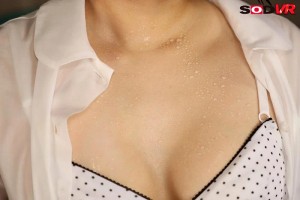 【VR】イジメられっ子の同級生に、片思いをしている僕は…体育倉庫で濡れ透け状態の彼女を慰め、汗ダク汁まみれになって死ぬほどSEXしまくった…。 中城葵 ギャラリー 2