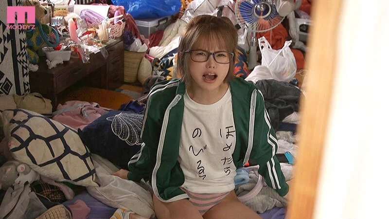 10年ぶりに再会した塩対応のちっぱい妹は喪女ニート あの頃と変わらぬ微乳を乳首こねくり抜かずの中出し10発で沼ラセタ 松本いちか