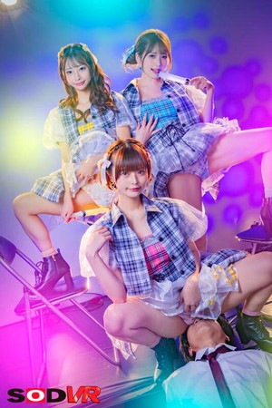 【VR】【女汗・女唾・女潮・女尿】小悪魔アイドルの女汁直浴びVR ライブ後のムレムレな体液を全身で処理させられるボク ギャラリー 3