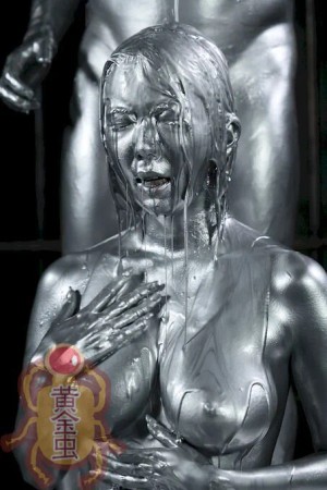 銀粉大全集 弐巻 12人のシルバーに輝く驚愕の美女たち！ ギャラリー 3