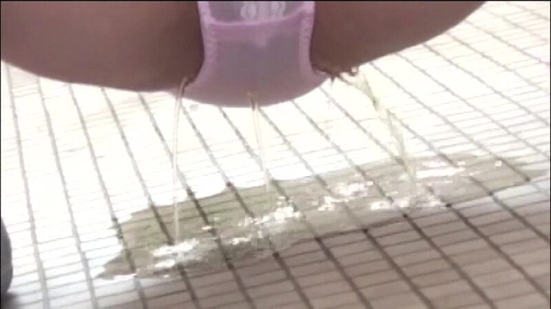 超至近距離おしっこする瞬間大量放出スペシャル ギャラリー 9