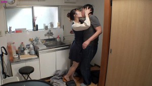 彼女のいない貧乏な自分にあるのは有り余る性欲と安アパートだけ 風俗に行く金も無いし若い子はノリが苦手…だからおとなしそうな人妻を捕まえてSEXしたら自分以上に性欲が凄かった！！ ギャラリー 3