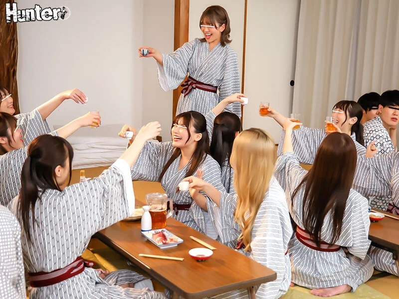 エッチな女子社員ばかりの下着メーカーの社員旅行はめちゃシコ必至！！見ず知らずの旅行客を巻き込んでの大乱交！我を忘れてトイレでも廊下でもあっちの部屋でもこっちの部屋でもとにかくヤリまくり中出しまくり！一度始まったらもう止まりません！！