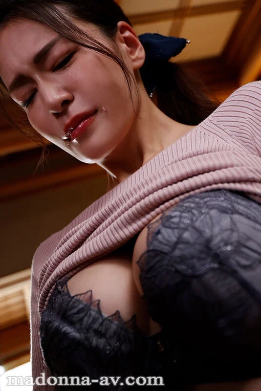 愛する夫の為に、身代わり週末肉便器。 超絶倫極悪オヤジに、孕むまで何度も中出しされ続けて…。 橘メアリー