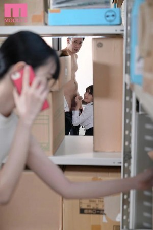 二人きりの密室で汗ばむ巨乳女上司に密着囁き誘惑で痴女られまくった僕。 藤森里穂 ギャラリー 3