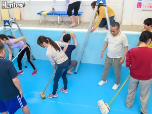 だれとでも定額挿れ放題！挿れ放題ニュータウン 町ごと全部挿れ放題SP編 月々定額自治会費さえ支払えば町内のあらゆる場所（コンビニ、飲食店、バザー会場、スポーツジム…等）人妻やら学生やら誰にでも挿れ放題！ ギャラリー 5