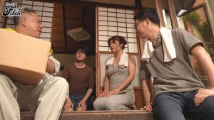 オヤジ輪●！！媚薬濃縮ザーメン中出し25連発NTR 自慢の巨乳妻が移住先で媚薬で狂った村人達に犯●れていたなんて…。 似鳥日菜 ギャラリー 1