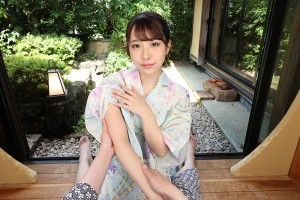 【VR】【8K VR】お客様に囁き密着と極上の施しで癒しの宿泊を提供する美人女将 尾崎えりか ギャラリー 7