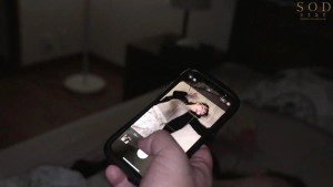 毎週土曜日、必ず俺の家の目の前で潰れている迷惑カップル。泥●中の彼氏の目を盗みだらしない彼女を1ヵ月かけて【オートマイキ（全自動絶頂）】するまで開発した。小倉由菜 ギャラリー 4