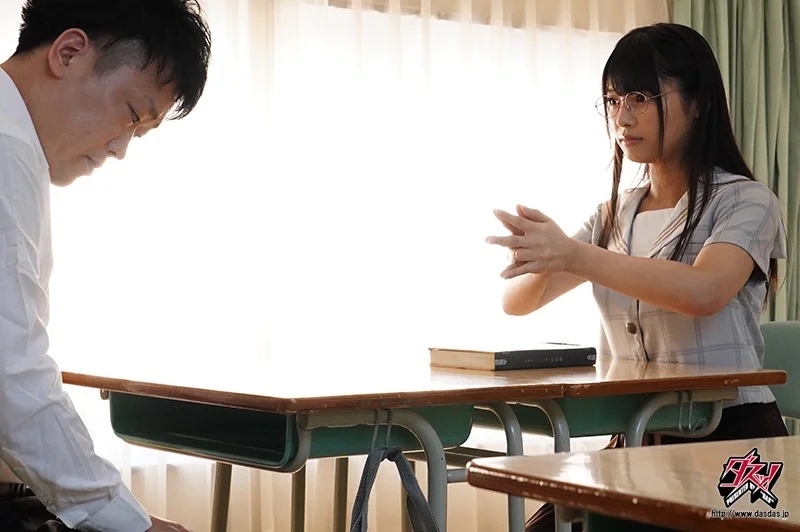 可愛い生徒会長の催●術なんて効くわけ無い。かかった振りして逆に膣を激しくかき乱してやる。 久留木玲