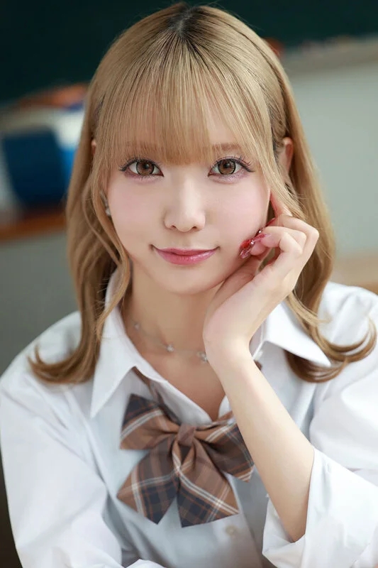 【VR】これぞ8K！顔面特化アングルVR ～ギャル女子校生x顔面特化アングル！ミナちゃんの 前のめりピストン騎乗位でメスがっちゃえ！！～ 藍瀬ミナ