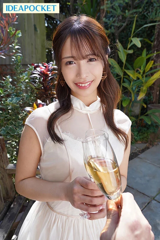 【VR】友人の結婚式で再会した今までで一番好きで身体の相性抜群の元カノと復縁するわけでもないのに酔った勢いで何度も何度も貪り合ってしまった夜 長浜みつり