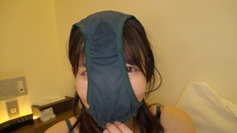 下着買取りサイトで知り合ったみおんちゃんの使用済み下着 宇佐美みおん