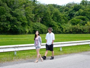 全国大会の応援で無人化した町に居残り2人だけ 今は人妻になった元カノと燃え上がり3日間不倫ハメしまくった 月野かすみ ギャラリー 1