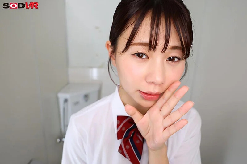 【VR】【8K】真面目なクラス委員長は実は見られて興奮する露出癖持ちの変態だった 五芭