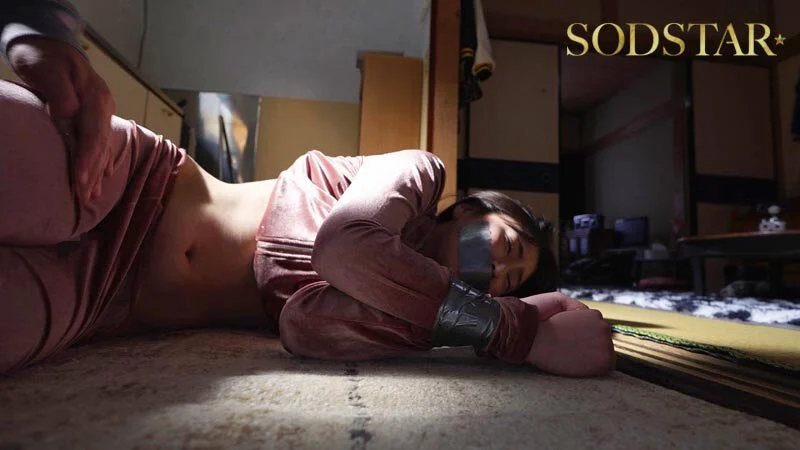 北関東 マンスジがクッキリ浮き出たベロアジャージのマイルドヤンキー奥さんを旦那の入院中に拘束飼育 夏目響